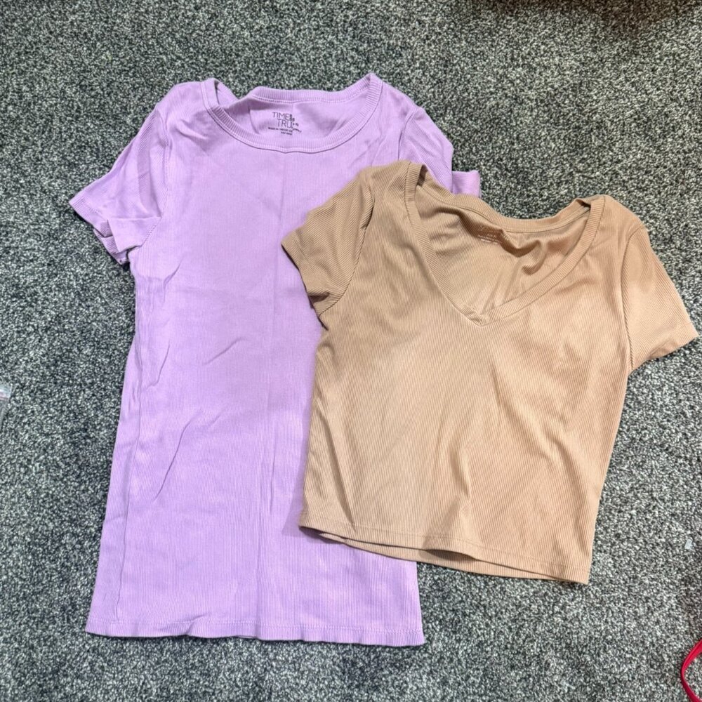 Time & Tru - 2 pack shirt (1 regular length, 1 cropped)